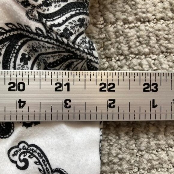 Croft & Barrow The Classic Tee Black & White Floral Print Tee Shirt size XL - Picture 4 of 5